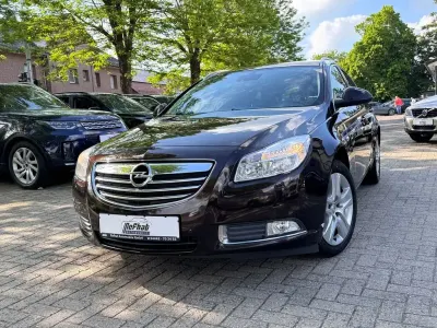 Gebraucht Opel Insignia Edition 179 PS (131 kW) 2011 Braun Kombi