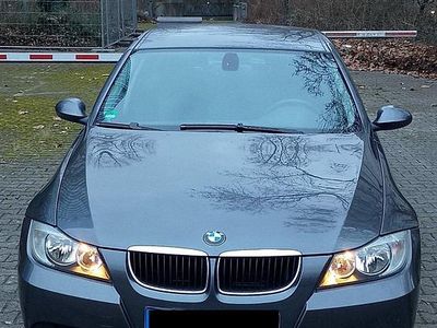 Second-hand BMW 318 129 CP (94 kW) 2006 Gri Berlinǎ
