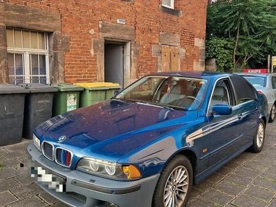 BMW 525