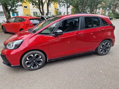 Gebraucht Honda Jazz Hybrid 109 PS (80 kW) 2023 Rot Kleinwagen