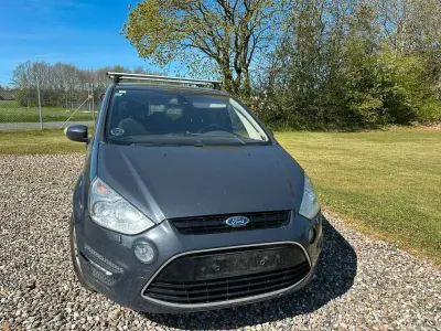 Używany Ford S-MAX Titanium 163 KM (119 kW) 2011 Szary Minivan