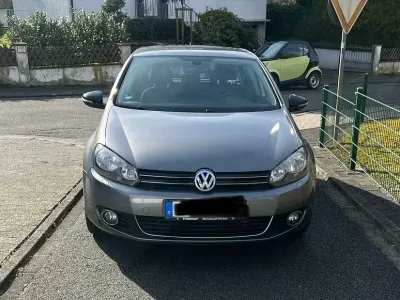 Gebraucht VW Golf VI Match 105 PS (77 kW) 2011 Grau Limousine