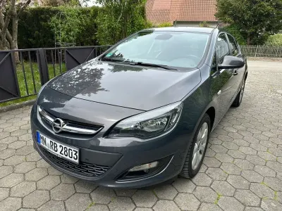 Gebraucht Opel Astra Exklusiv 136 PS (100 kW) 2015 Grau Limousine
