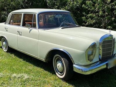 Gebraucht Mercedes 230 105 PS (77 kW) 1966 Weiß Limousine
