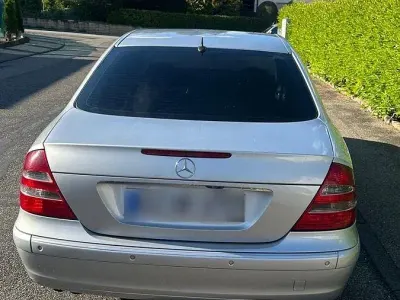 Gebraucht Mercedes E220 Elegance 150 PS (110 kW) 2006 Silber Limousine