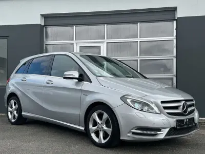 Gebraucht Mercedes B200 136 PS (100 kW) 2012 Silber Kleinwagen