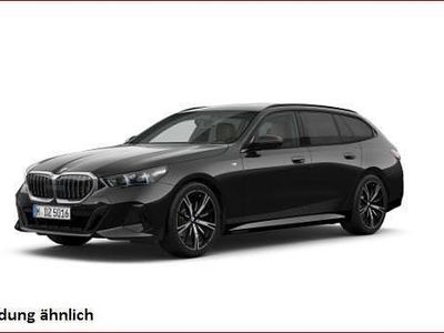 Gebraucht BMW 520 M Sport 194 PS (142 kW) 2025 Black sapphire Kombi