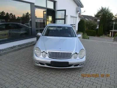 Gebraucht Mercedes E220 150 PS (110 kW) 2005 Iridiumsilber  metalliclack Limousine