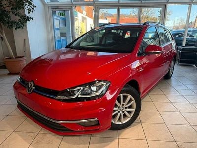 Gebraucht VW Golf VII Comfortline 131 PS (96 kW) 2019 Rot Kombi