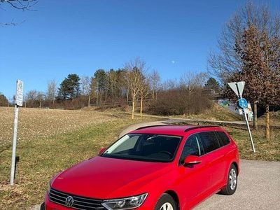 Gebraucht VW Passat 120 PS (88 kW) 2019 Rot Kombi