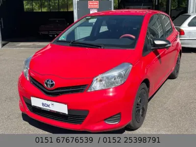 Gebraucht Toyota Yaris Cool 99 PS (72 kW) 2012 Rot Kleinwagen