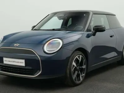 Occasion Mini Cooper Favoured 135 kW (184 ch) 2024 Bleue Citadine