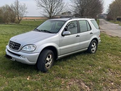 Gebraucht Mercedes ML270 163 PS (119 kW) 2005 Silber SUV
