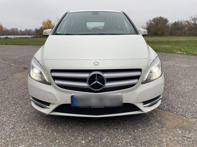 Mercedes B200