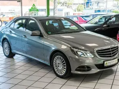 Gebraucht Mercedes E200 Elegance 184 PS (135 kW) 2013 Silber Limousine