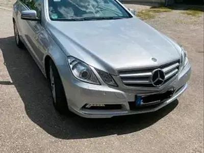 Gebraucht Mercedes E250 Elegance 204 PS (150 kW) 2010 Silber Coupé