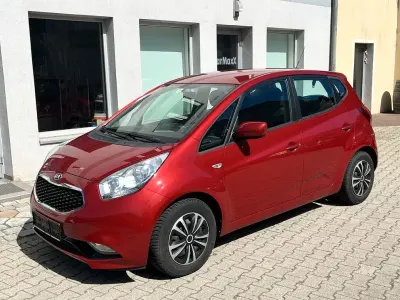 Używany Kia Venga 90 KM (66 kW) 2016 Czerwony Hatchback