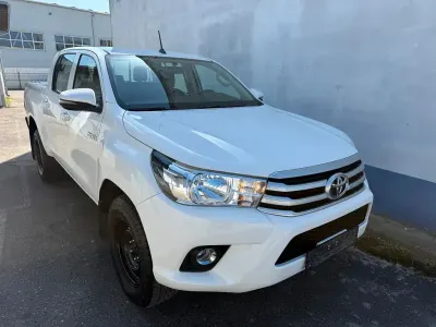 Second-hand Toyota HiLux 150 CP (110 kW) 2019 Alb Pickup