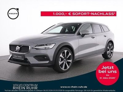 Gebraucht Volvo V60 CC Plus 197 PS (144 kW) 2023 Grau vapour grey / metallic Kombi