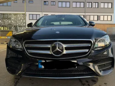 Gebraucht Mercedes E220 194 PS (142 kW) 2016 Schwarz Limousine