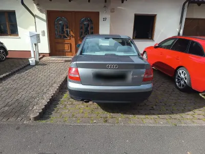 Gebraucht Audi A4 101 PS (74 kW) 2000 Silber Limousine
