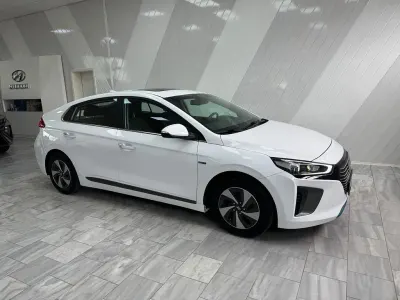 Gebraucht Hyundai Ioniq Style 105 PS (77 kW) 2017 Weiß Kleinwagen