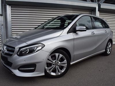 Gebraucht Mercedes B180 Urban 122 PS (89 kW) 2018 Silber Van / Kleinbus