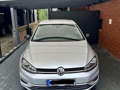Gebraucht VW Golf VII 150 PS (110 kW) 2019 Silber Limousine
