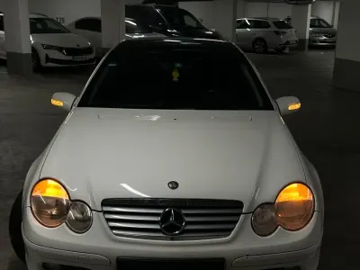 Second-hand Mercedes C200 170 CP (125 kW) 2002 Alb Coupe
