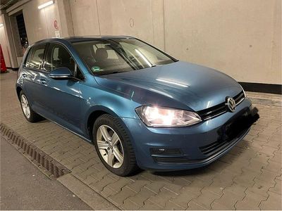 Gebraucht VW Golf VII 125 PS (91 kW) 2013 Blau Limousine