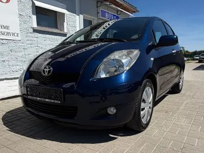 Gebraucht Toyota Yaris Life 101 PS (74 kW) 2011 Blau Kleinwagen