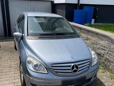 Mercedes B200