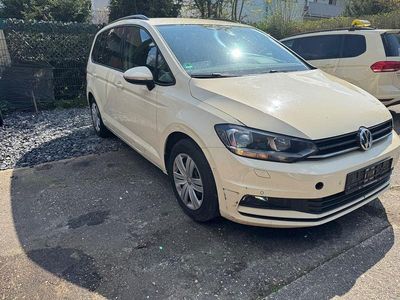 Gebraucht VW Touran Comfortline 116 PS (85 kW) 2018 Weiß Van / Kleinbus