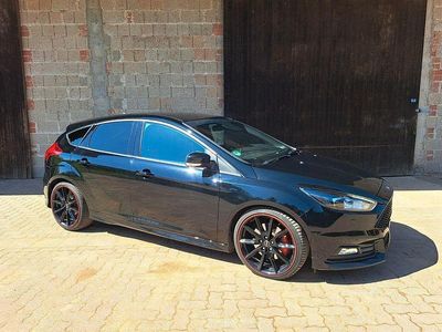 Gebraucht Ford Focus ST 250 PS (183 kW) 2016 Schwarz Limousine
