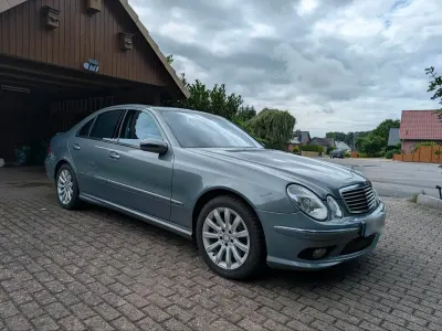 Gebraucht Mercedes E500 306 PS (225 kW) 2003 Grau Limousine