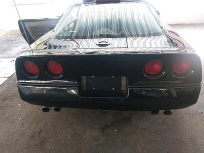 Second-hand Corvette C4 230 CP (169 kW) 1984 Negru Coupe