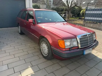 Gebraucht Mercedes 230 132 PS (97 kW) 1992 Rot Kombi