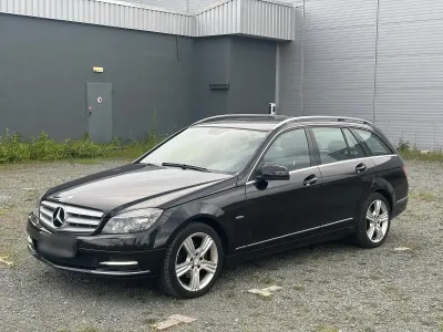 Gebraucht Mercedes C220 Avantgarde 170 PS (125 kW) 2010 Schwarz Kombi