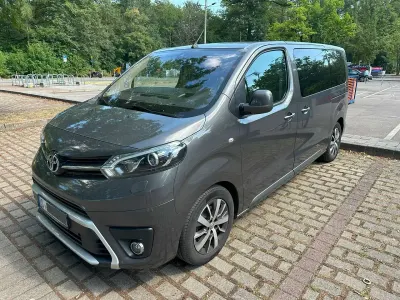 Gebraucht Toyota Proace Executive 177 PS (130 kW) 2021 Basaltgrau metallic Van / Kleinbus