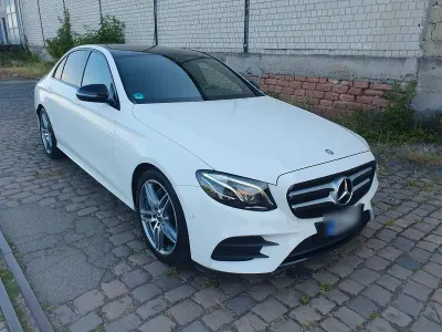 Gebraucht Mercedes E220 AMG line 194 PS (142 kW) 2017 Weiß Limousine