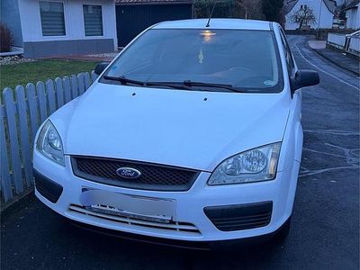 Gebraucht Ford Focus 101 PS (74 kW) 2006 Weiß Limousine