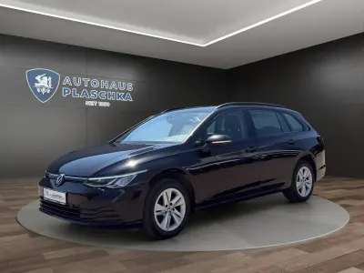 Gebraucht VW Golf VIII Life 150 PS (110 kW) 2024 Deep black perleffekt (schwarz) Kombi