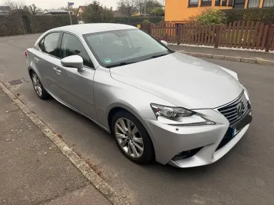 Begagnad Lexus IS300h