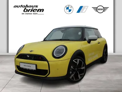 Nowe Mini Cooper S Classic 204 KM (150 kW) 2026 Żółty Hatchback