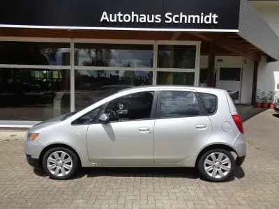 Gebraucht Mitsubishi Colt 95 PS (69 kW) 2011 Haag silber Kleinwagen