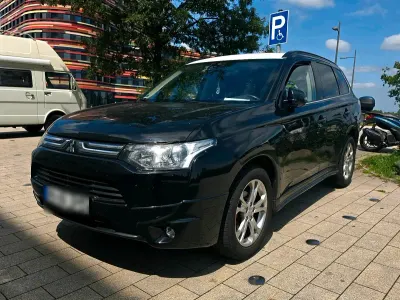 Gebraucht Mitsubishi Outlander 150 PS (110 kW) 2013 Schwarz SUV