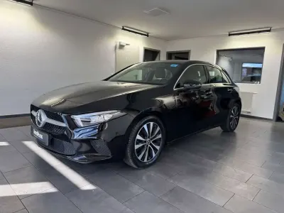 Gebraucht Mercedes A180 116 PS (85 kW) 2023 Nachtschwarz  unilack Kleinwagen