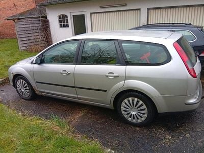 Grau Gebraucht 2007 Ford Focus Kombi | 400 € (Superpreis)