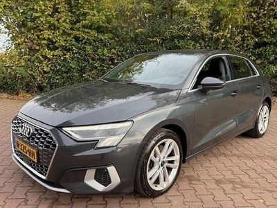 Gebraucht Audi A3 Sport 110 PS (80 kW) 2021 Grau Limousine