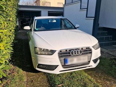 Gebraucht Audi A4 140 PS (102 kW) 2012 Weiß Kombi